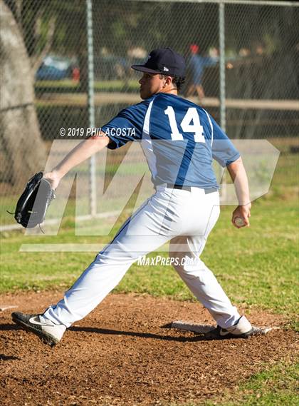 Thumbnail 3 in Norwalk vs La Salle photogallery.