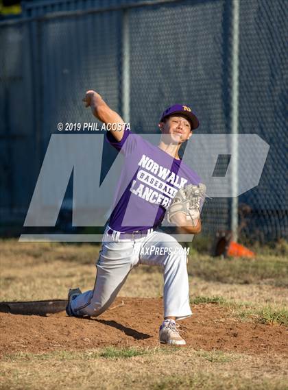 Thumbnail 2 in Norwalk vs La Salle photogallery.