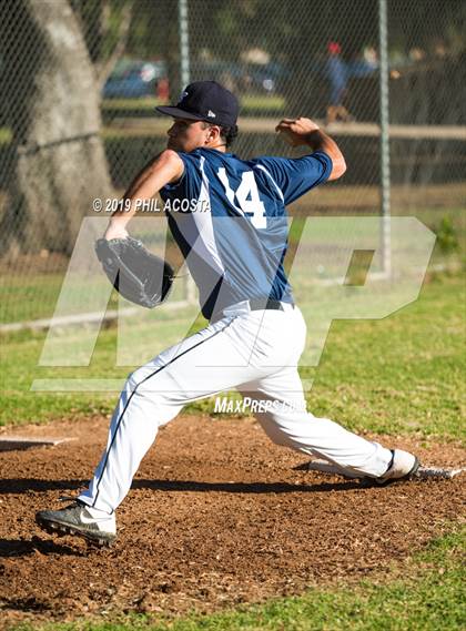 Thumbnail 2 in Norwalk vs La Salle photogallery.