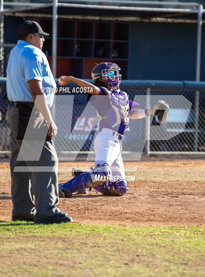 Thumbnail 2 in Norwalk vs La Salle photogallery.