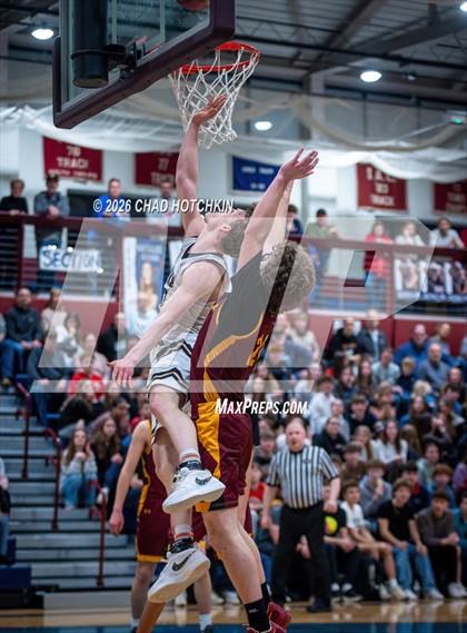 Thumbnail 1 in Ithaca vs Corning-Painted Post (NYSPHSAA Section 4 Class AAA Final) photogallery.