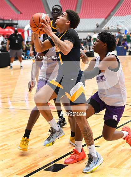 Thumbnail 3 in Cathedral vs. Democracy Prep Agassi Campus - Section 7 Basketball Tournament photogallery.