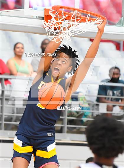 Thumbnail 3 in Cathedral vs. Democracy Prep Agassi Campus - Section 7 Basketball Tournament photogallery.