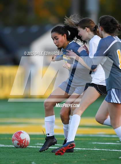 Thumbnail 3 in Francis Parker vs Classical Academy photogallery.