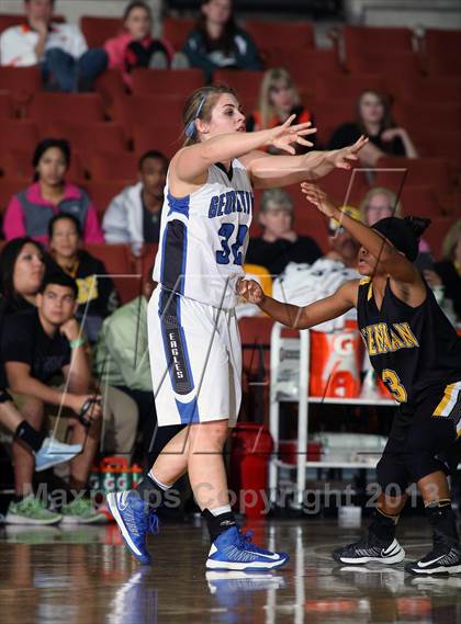 Thumbnail 3 in Brennan vs. Georgetown (UIL 5A Semifinal) photogallery.