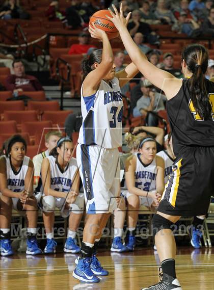 Thumbnail 2 in Brennan vs. Georgetown (UIL 5A Semifinal) photogallery.