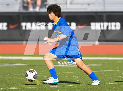 Thumbnail 1 in Yuma Catholic vs. Phoenix Country Day (AIA 3A Semifinal) photogallery.