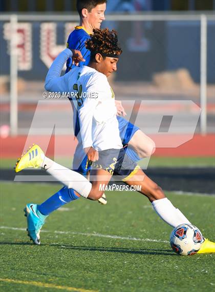 Thumbnail 3 in Yuma Catholic vs. Phoenix Country Day (AIA 3A Semifinal) photogallery.