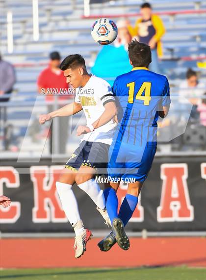 Thumbnail 2 in Yuma Catholic vs. Phoenix Country Day (AIA 3A Semifinal) photogallery.