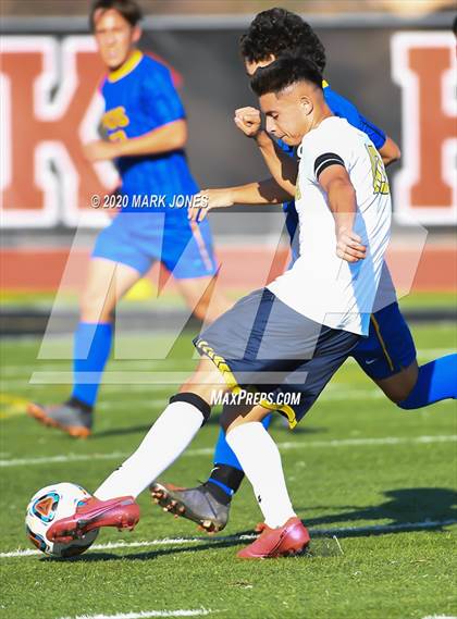 Thumbnail 2 in Yuma Catholic vs. Phoenix Country Day (AIA 3A Semifinal) photogallery.