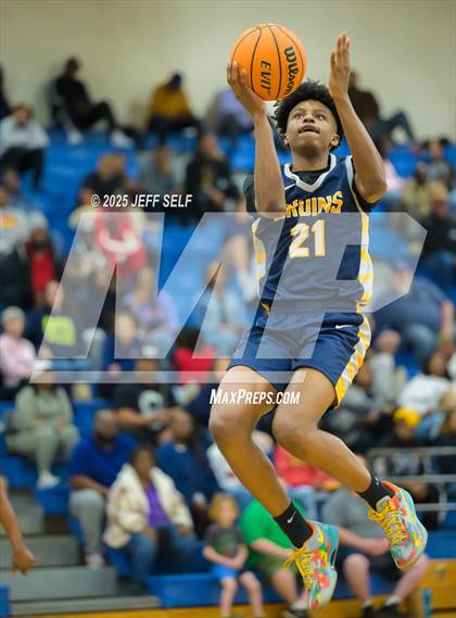 Thumbnail 1 in Western Branch @ Oscar Smith photogallery.