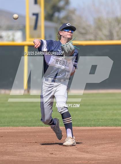 Thumbnail 2 in Columbine vs. Bishop Manogue (Coach Bob Invitational) photogallery.