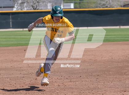Thumbnail 3 in Columbine vs. Bishop Manogue (Coach Bob Invitational) photogallery.