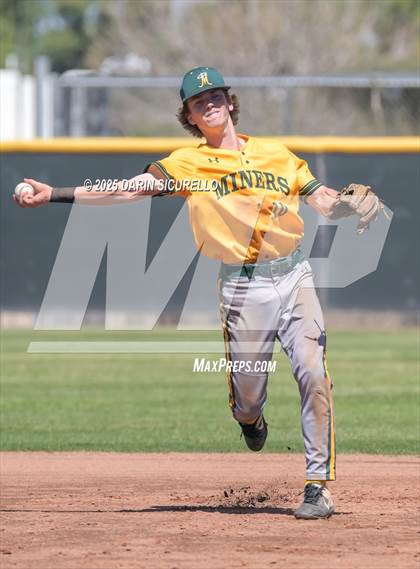 Thumbnail 3 in Columbine vs. Bishop Manogue (Coach Bob Invitational) photogallery.