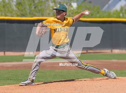 Thumbnail 2 in Columbine vs. Bishop Manogue (Coach Bob Invitational) photogallery.