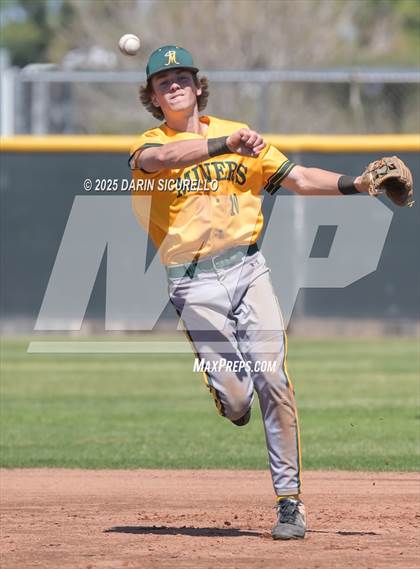 Thumbnail 2 in Columbine vs. Bishop Manogue (Coach Bob Invitational) photogallery.