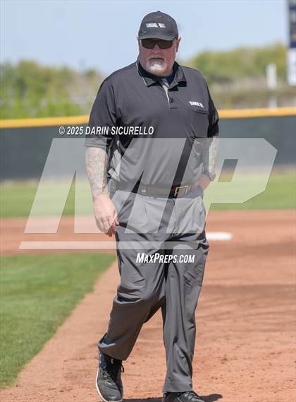 Thumbnail 2 in Columbine vs. Bishop Manogue (Coach Bob Invitational) photogallery.