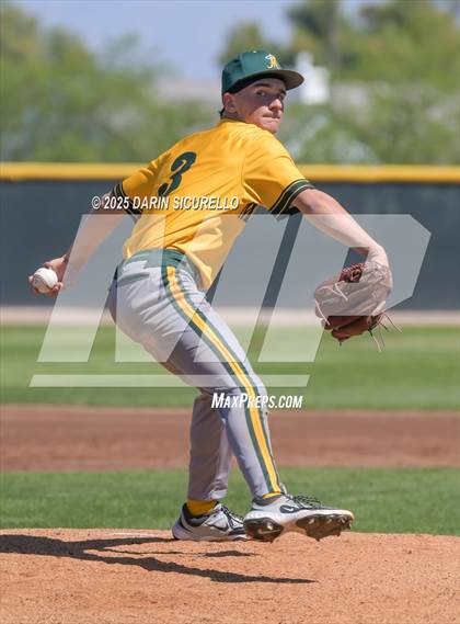 Thumbnail 2 in Columbine vs. Bishop Manogue (Coach Bob Invitational) photogallery.