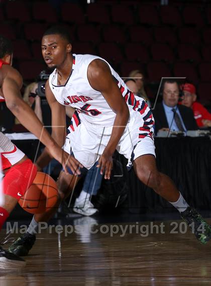 Thumbnail 2 in Mater Dei vs. Redondo Union (Tarkanian Classic) photogallery.
