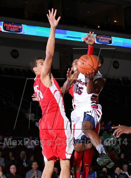 Thumbnail 1 in Mater Dei vs. Redondo Union (Tarkanian Classic) photogallery.