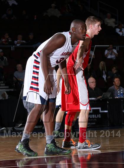 Thumbnail 3 in Mater Dei vs. Redondo Union (Tarkanian Classic) photogallery.