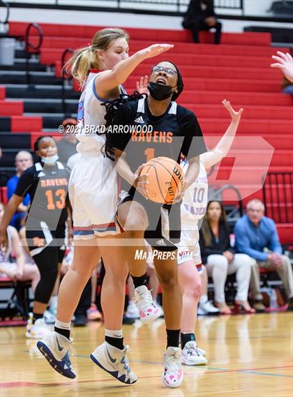 Thumbnail 1 in North Iredell vs Rocky River (North Iredell Holiday Classic) photogallery.