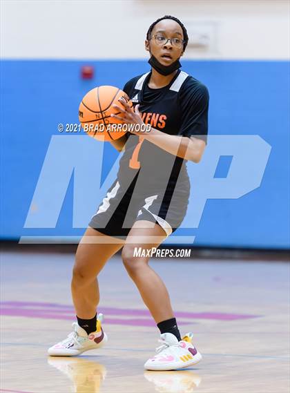 Thumbnail 3 in North Iredell vs Rocky River (North Iredell Holiday Classic) photogallery.
