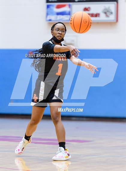 Thumbnail 1 in North Iredell vs Rocky River (North Iredell Holiday Classic) photogallery.