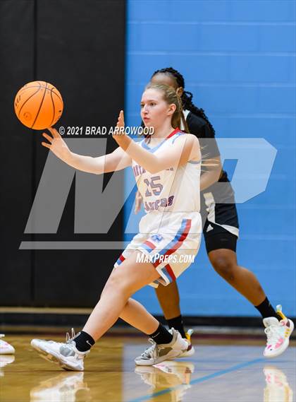 Thumbnail 2 in North Iredell vs Rocky River (North Iredell Holiday Classic) photogallery.