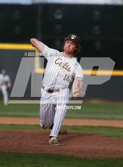 Thumbnail 2 in  Loyola @ Crespi photogallery.
