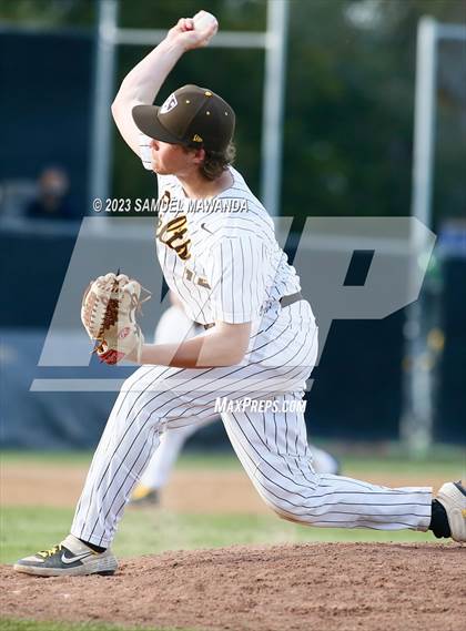 Thumbnail 3 in  Loyola @ Crespi photogallery.