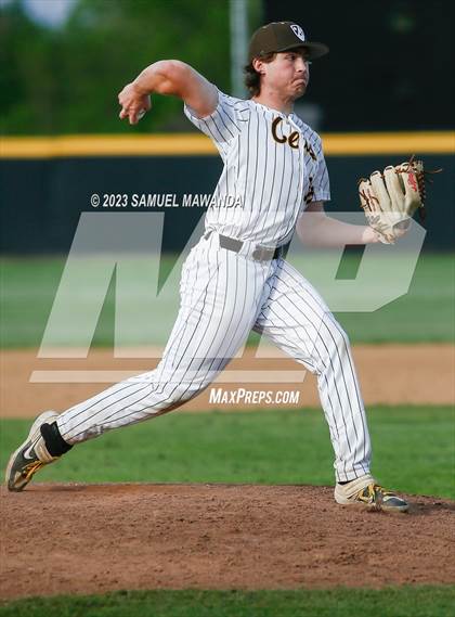 Thumbnail 3 in  Loyola @ Crespi photogallery.