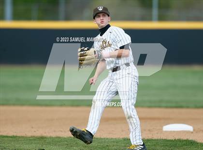 Thumbnail 3 in  Loyola @ Crespi photogallery.