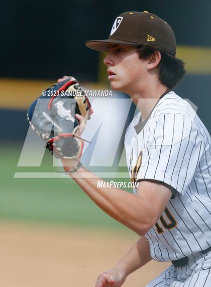 Thumbnail 2 in  Loyola @ Crespi photogallery.