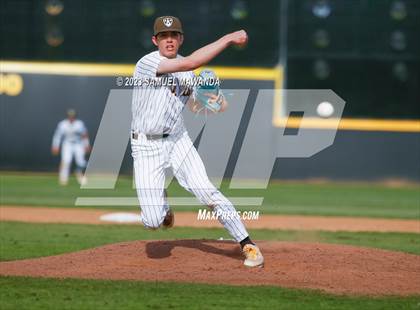 Thumbnail 2 in  Loyola @ Crespi photogallery.