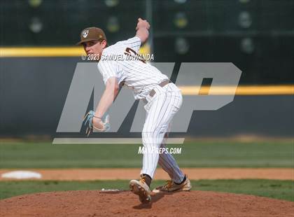 Thumbnail 2 in  Loyola @ Crespi photogallery.