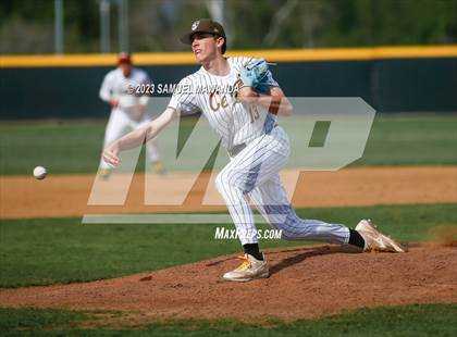 Thumbnail 3 in  Loyola @ Crespi photogallery.