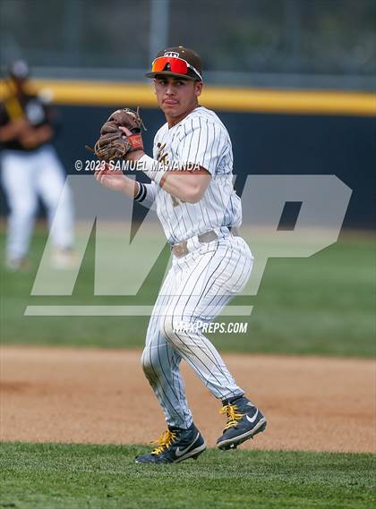 Thumbnail 2 in  Loyola @ Crespi photogallery.