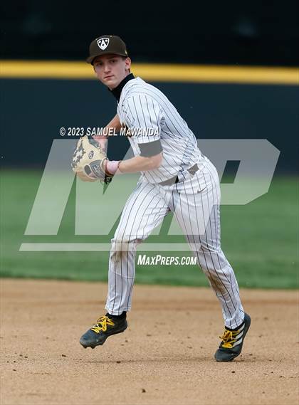 Thumbnail 3 in  Loyola @ Crespi photogallery.