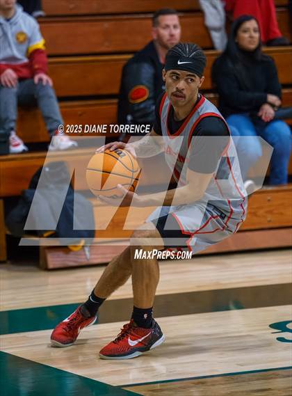 Thumbnail 3 in Irvine vs. Pasadena (CIF-SS Div 2A Round 2) photogallery.