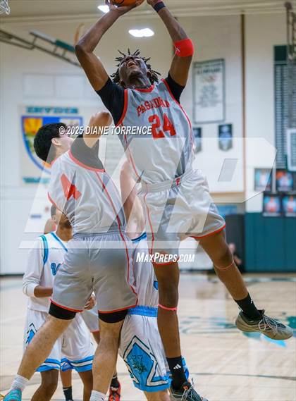 Thumbnail 2 in Irvine vs. Pasadena (CIF-SS Div 2A Round 2) photogallery.