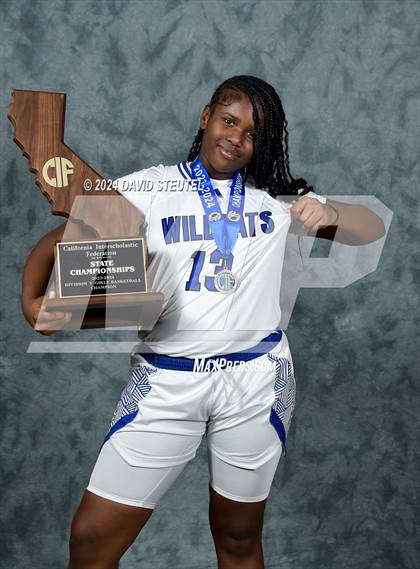 Thumbnail 1 in Oakland (CIF State D5 Awards) photogallery.