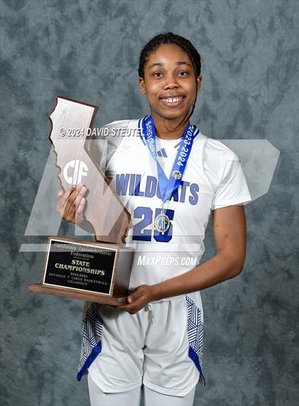 Thumbnail 1 in Oakland (CIF State D5 Awards) photogallery.