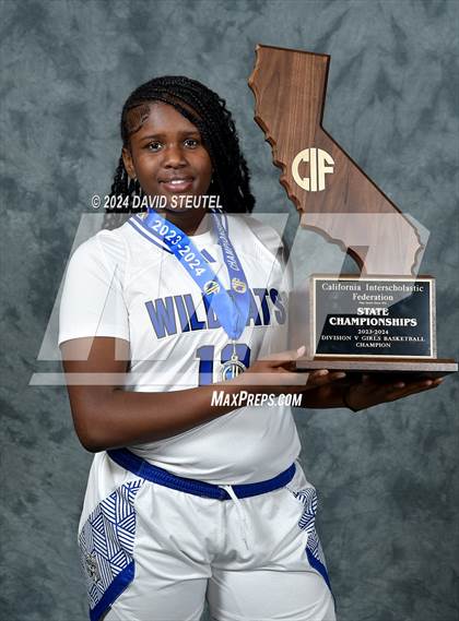 Thumbnail 2 in Oakland (CIF State D5 Awards) photogallery.