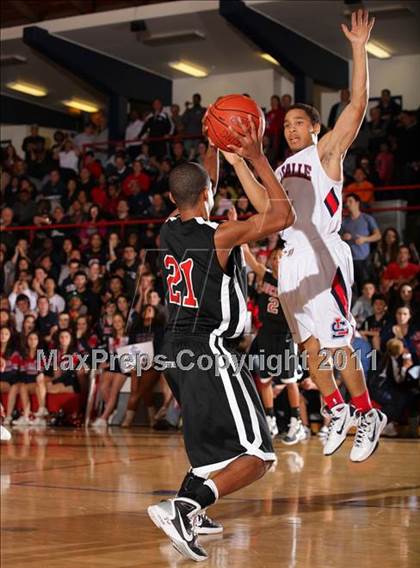 Thumbnail 2 in La Salle vs. Buckley (CIF SS Playoffs) photogallery.