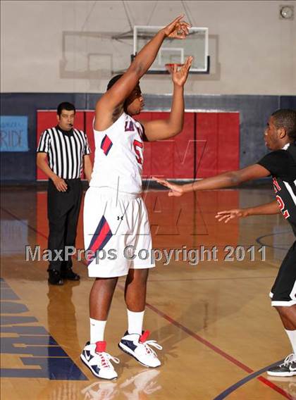 Thumbnail 2 in La Salle vs. Buckley (CIF SS Playoffs) photogallery.