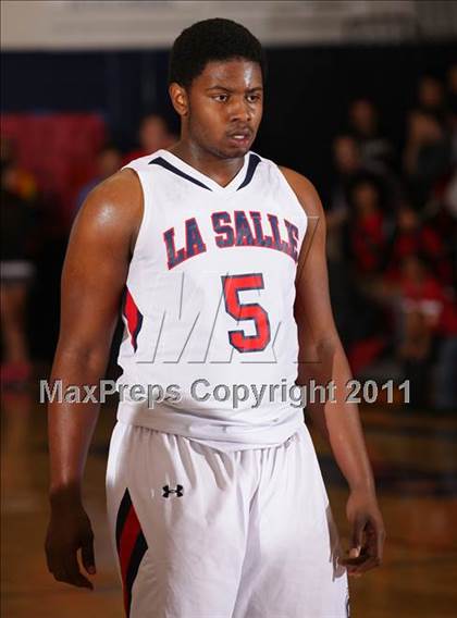 Thumbnail 2 in La Salle vs. Buckley (CIF SS Playoffs) photogallery.
