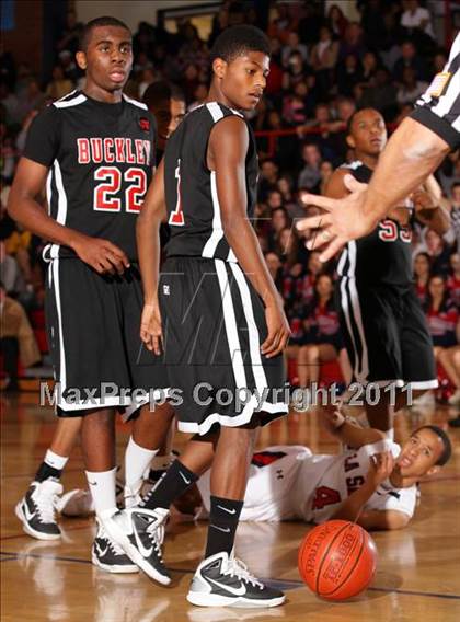 Thumbnail 2 in La Salle vs. Buckley (CIF SS Playoffs) photogallery.