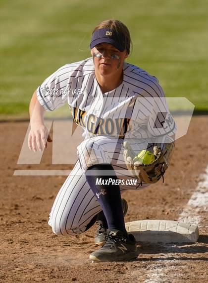 Thumbnail 3 in St. Mary's vs. Elk Grove (CIF SJS D2 Playoff) photogallery.