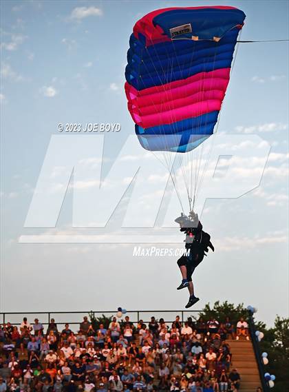 Thumbnail 1 in James Clemens @ Bob Jones photogallery.